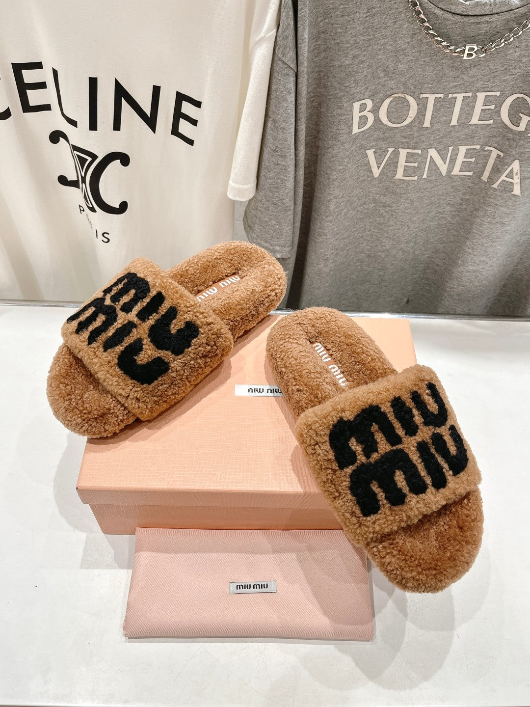 Miumiu 26s Sandals Light Brown Shearling With Logo Lettering