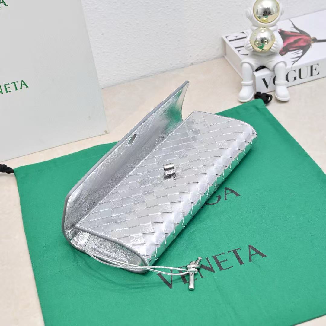 BV Long Clutch Andiamo With Handle 31cm Sliver Metalic Calfskin