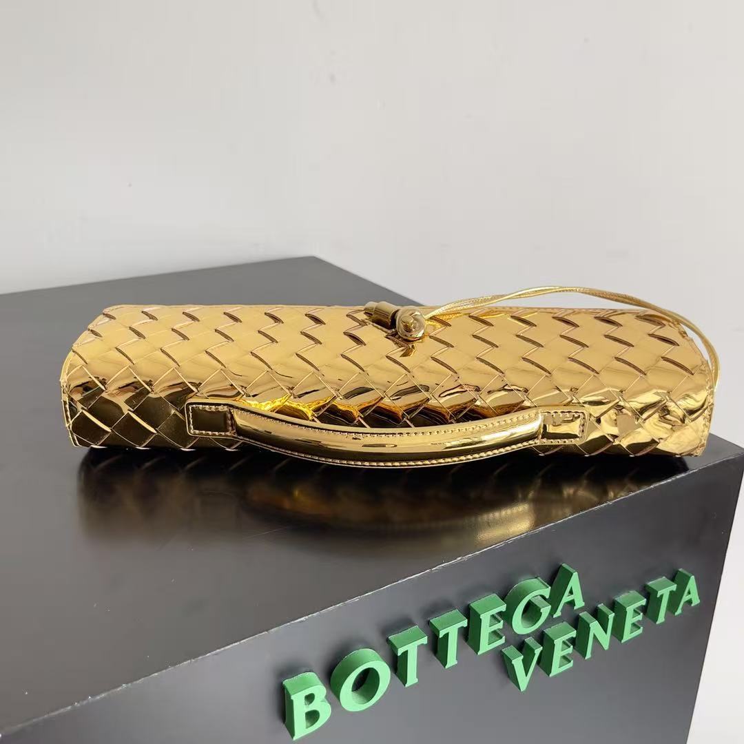 BV Long Clutch Andiamo With Handle 31cm Golden Metalic Calfskin