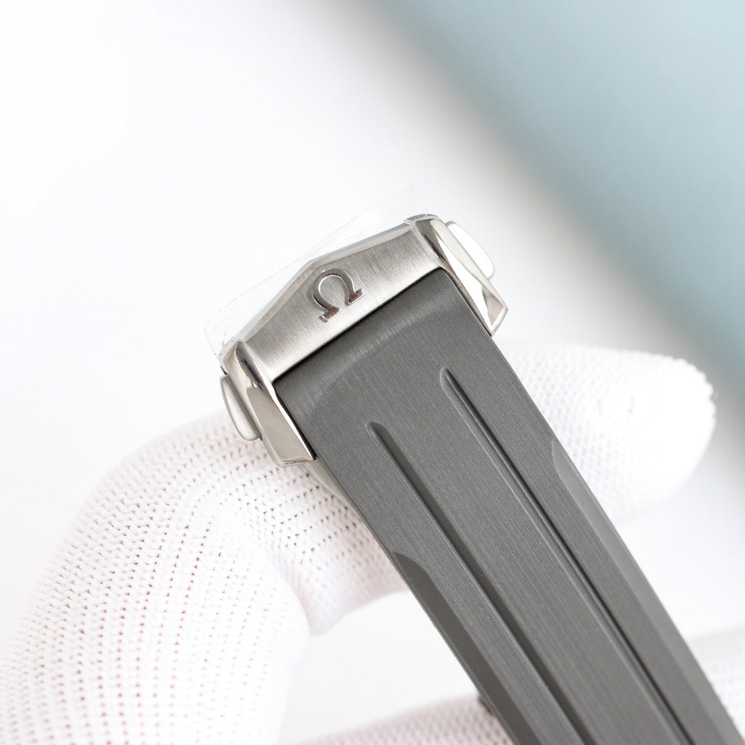 Omega Speedmaster Grey Side of the Moon 44.2 Watch