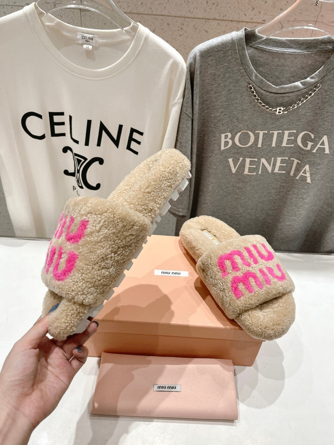 Miumiu 26s Sandals Light Beige Shearling With Logo Lettering
