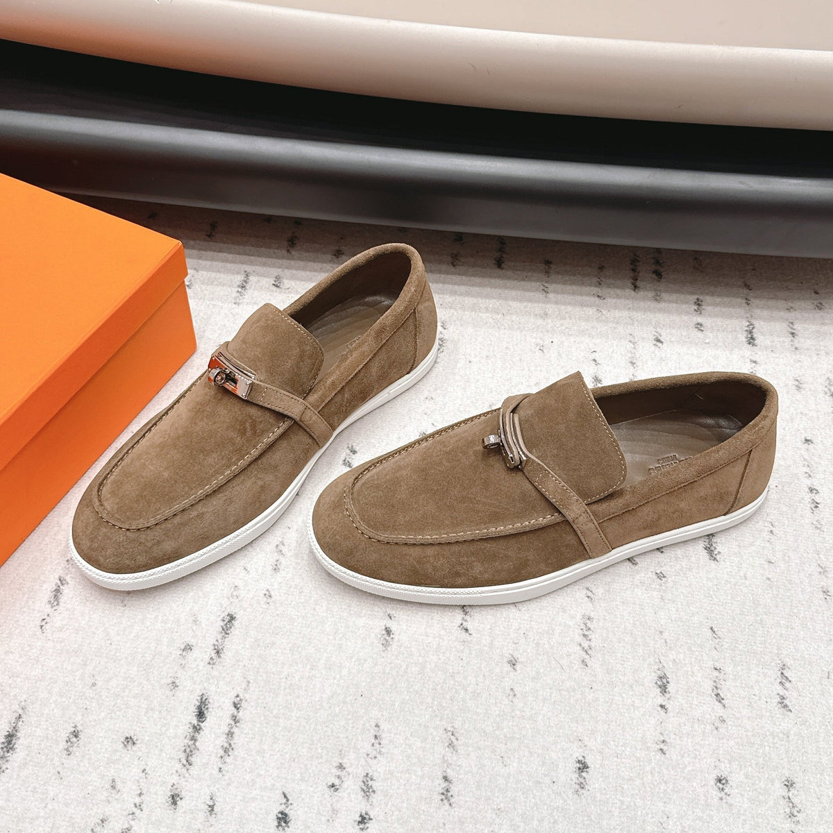 HM 26S Kelly Paris Loafers Brown Suede Silver Hardware