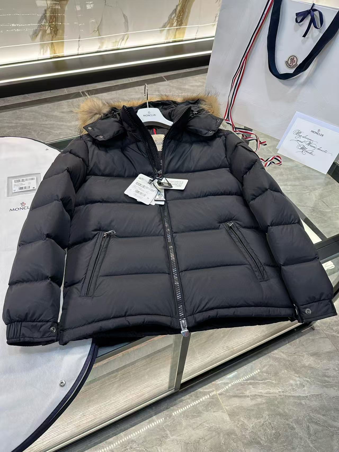 MC Mayaf Hooded Short Down Jacket