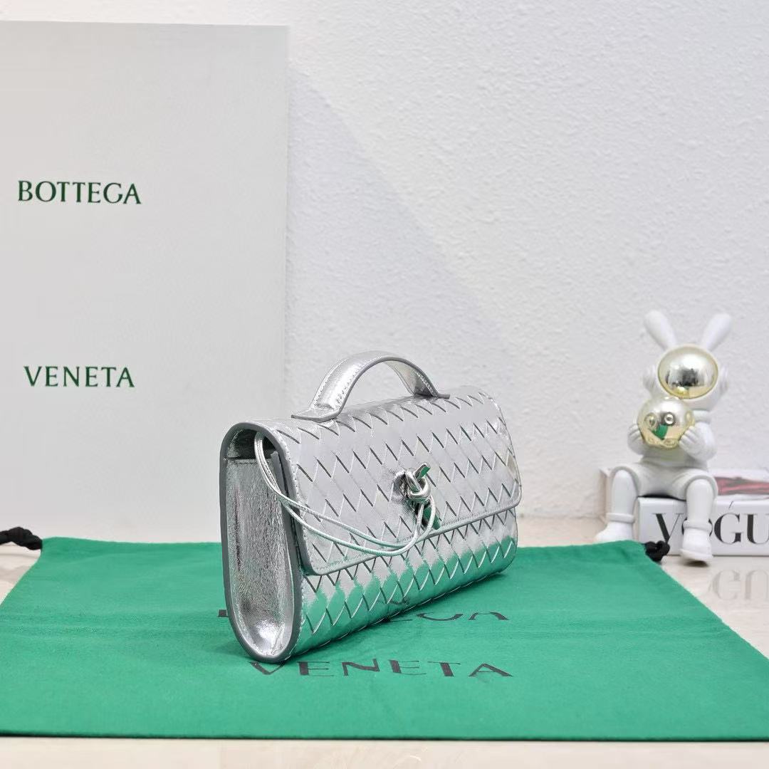 BV Long Clutch Andiamo With Handle 31cm Sliver Metalic Calfskin