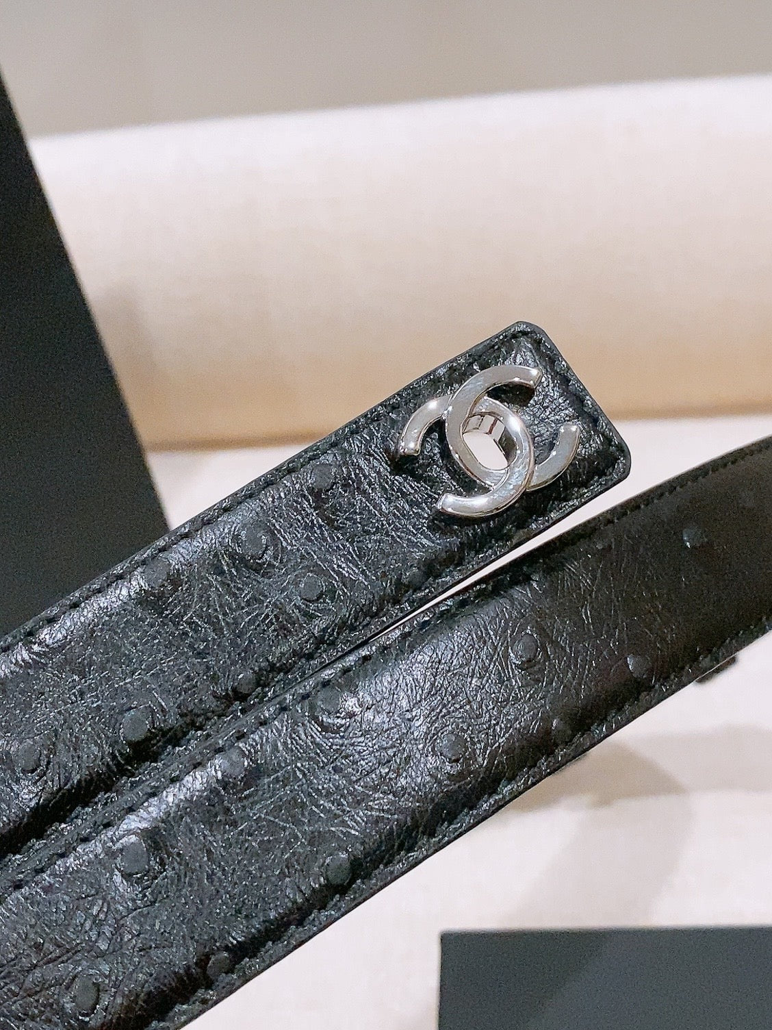 CC 26FW Double C Twist Buckle Belt 25mm Embossed Black Cowhide Leather 218903
