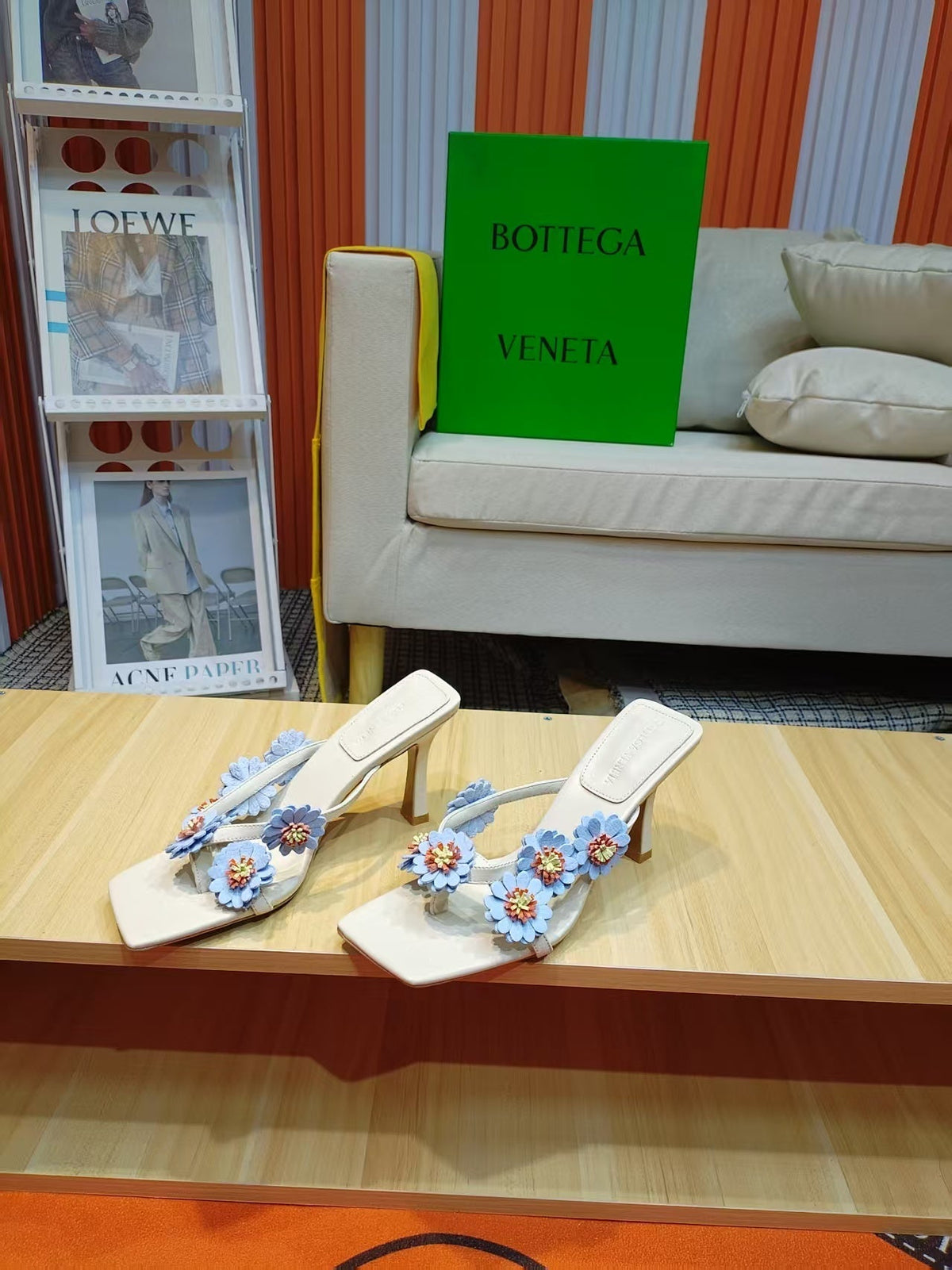 BV Riva Thong Floral Sandals 9CM Blue White Leather 139868