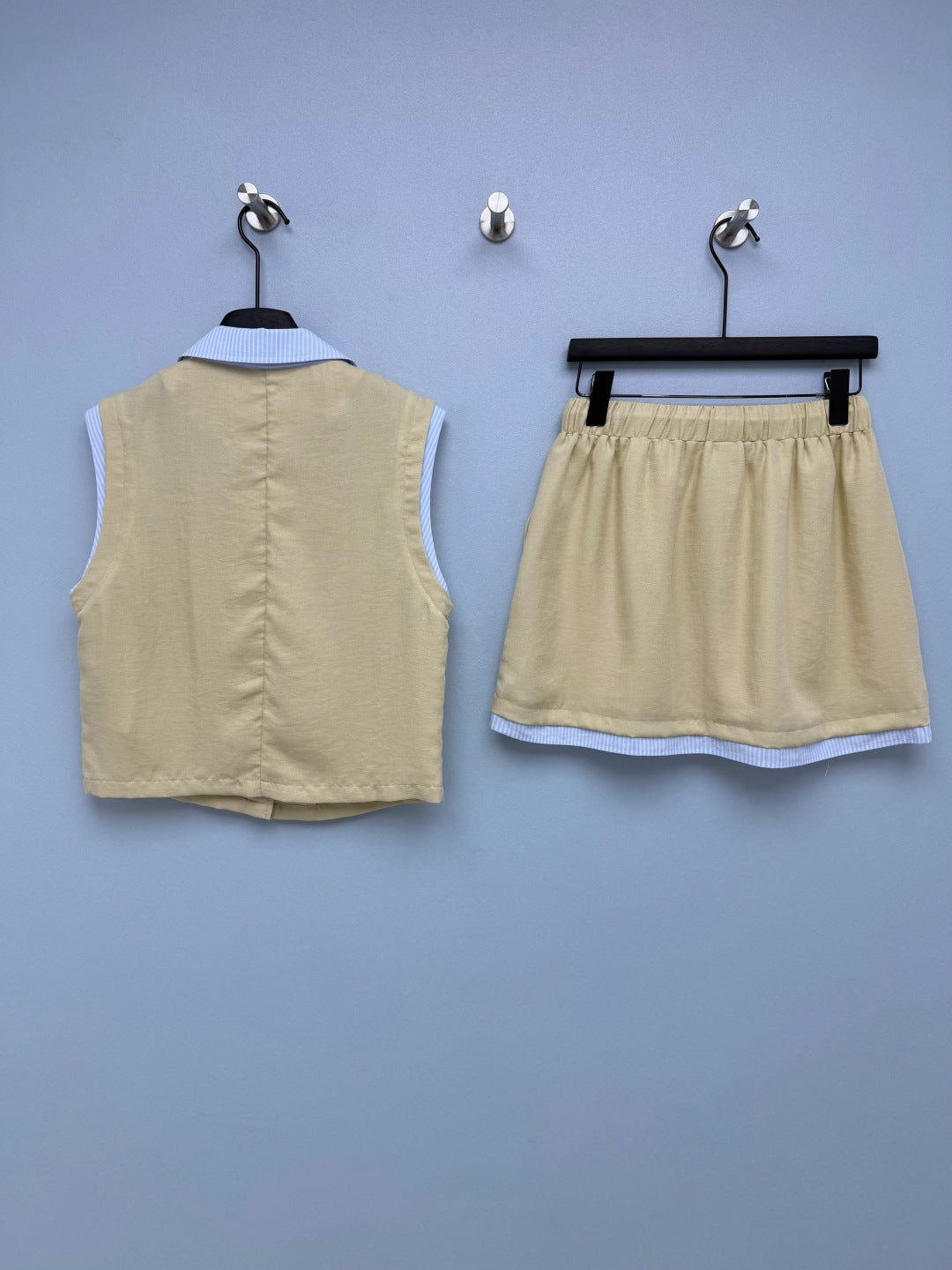 Miu Miu 26s Top And Skirt Set Style 1084