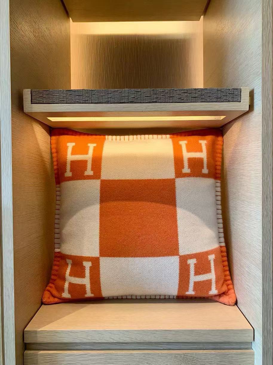 HM Throw pillow 50 x 50 Cashmere