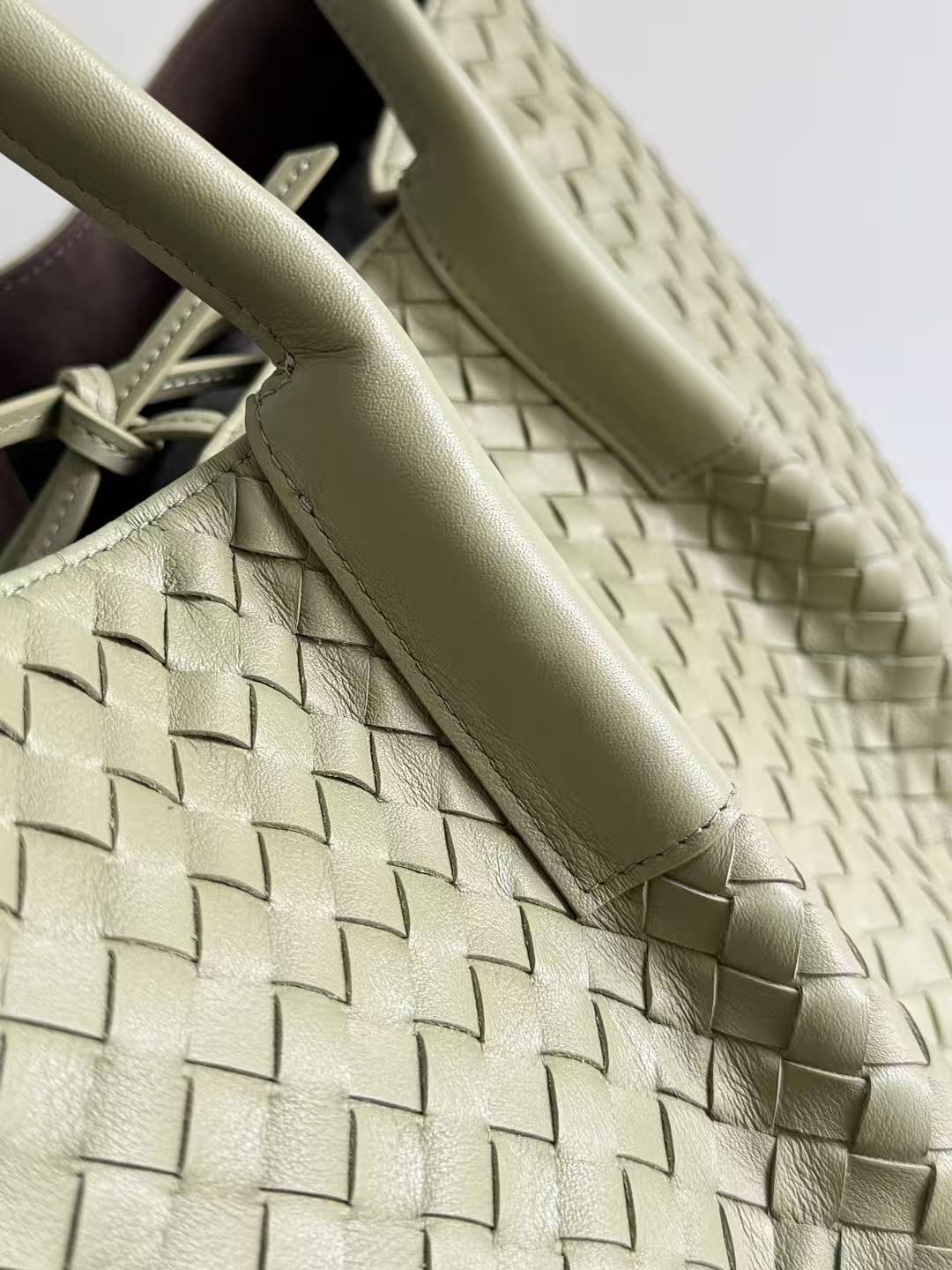 BV Reversible Tote Bag 43cm Intreccio Pistachio Green Chocolate Calfskin Suede