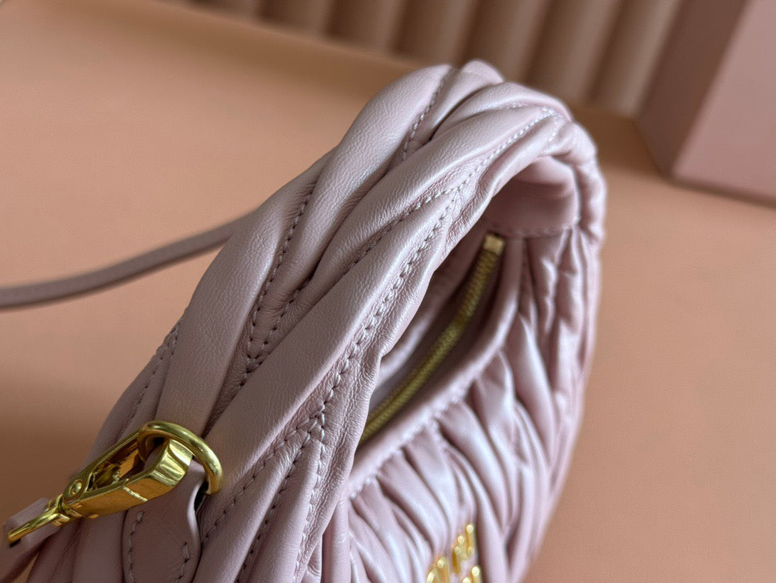 Miu Wander Matelassé Shoulder Bag 17.5cm Pink Lambskin