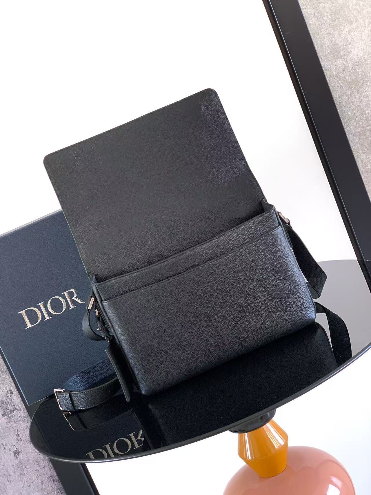 CD Icon Messenger Bag Black Grain