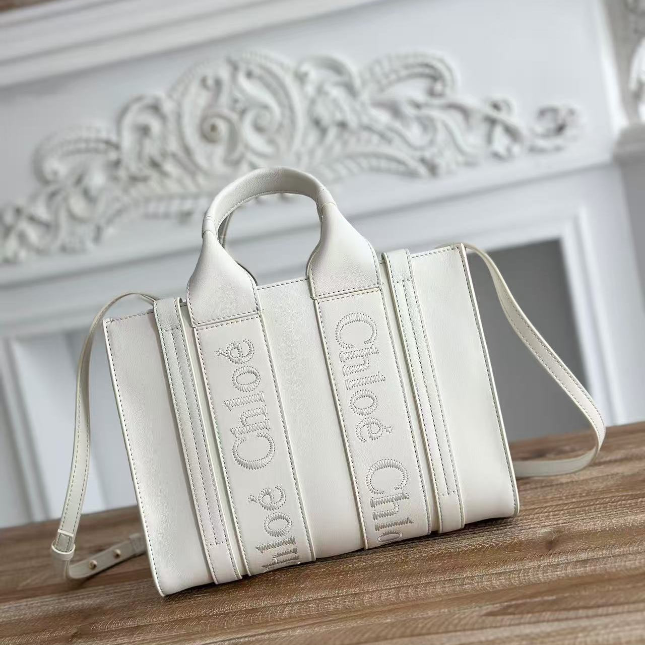 Chloé Woody small tote bag 26cm white calfskin