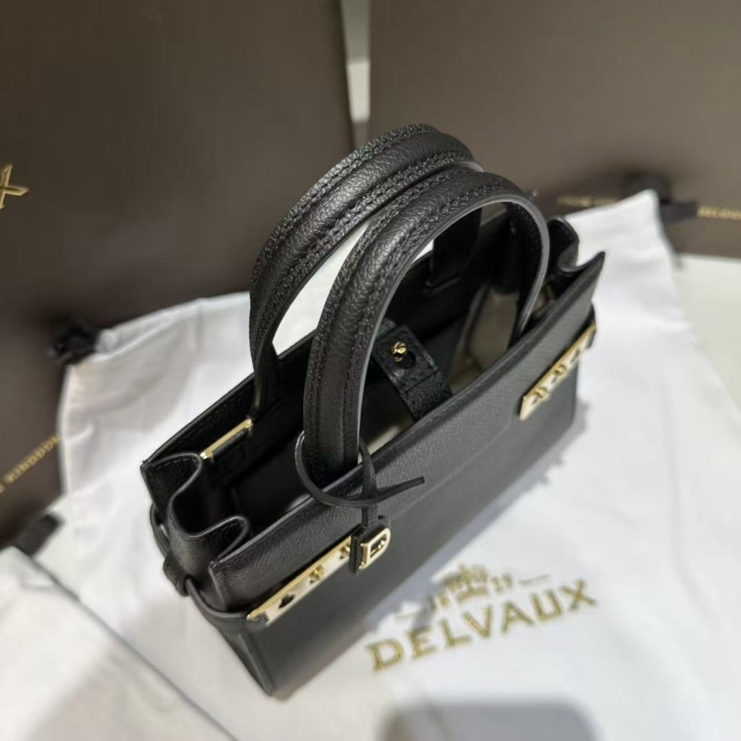 DX Tempête Crush PM Stud Detail 19cm Black Calfskin