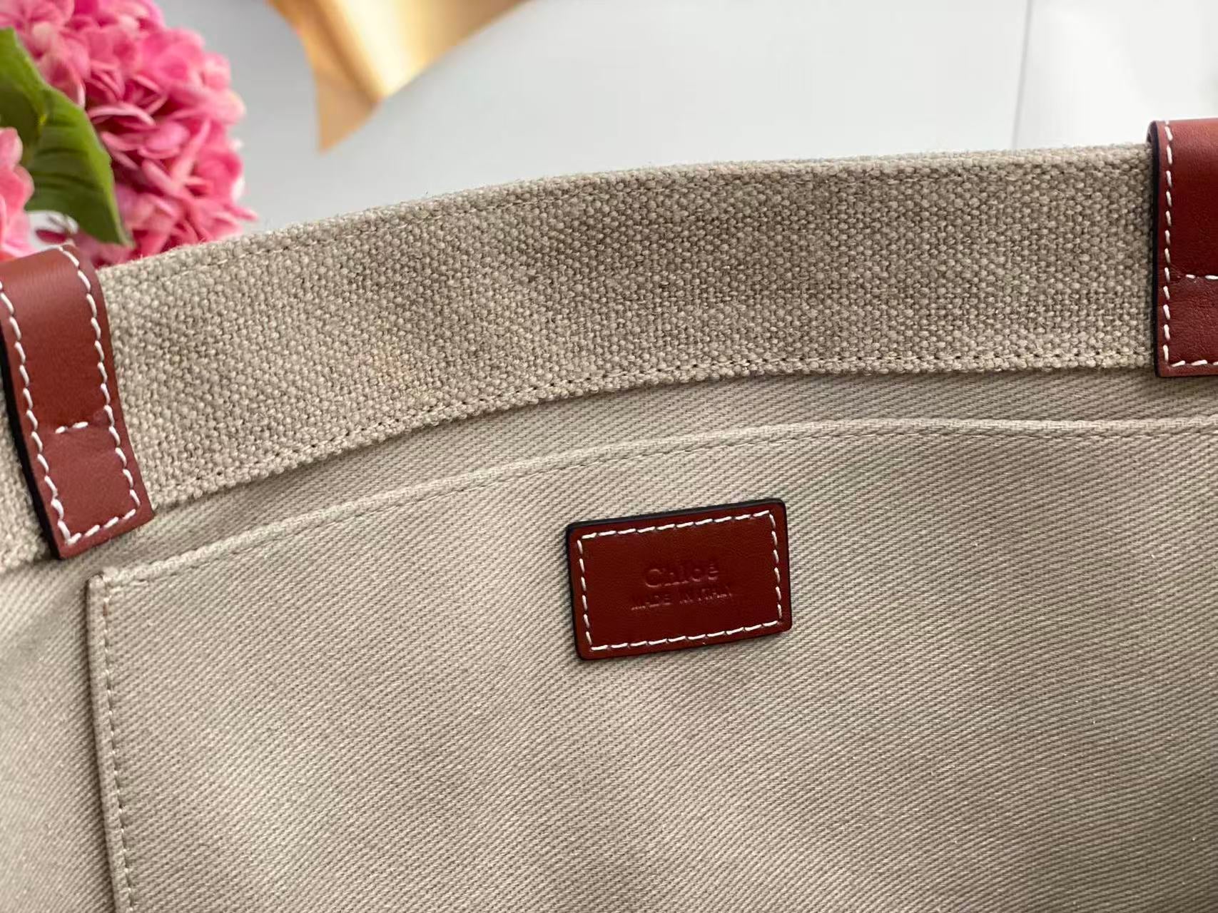 Chloé Woody Small Tote Bag 26cm Khaki Canvas