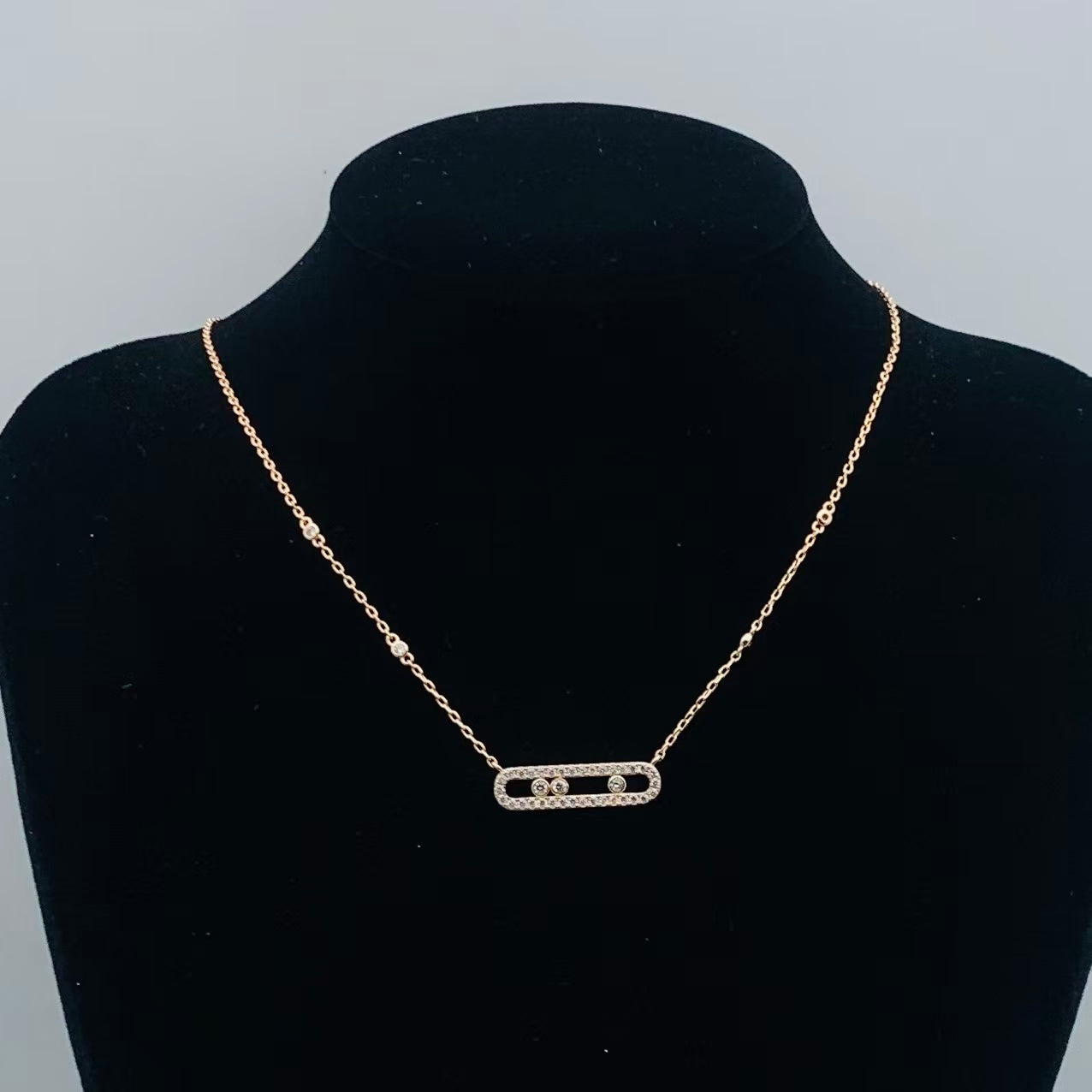 Move Classique Pavé Necklace