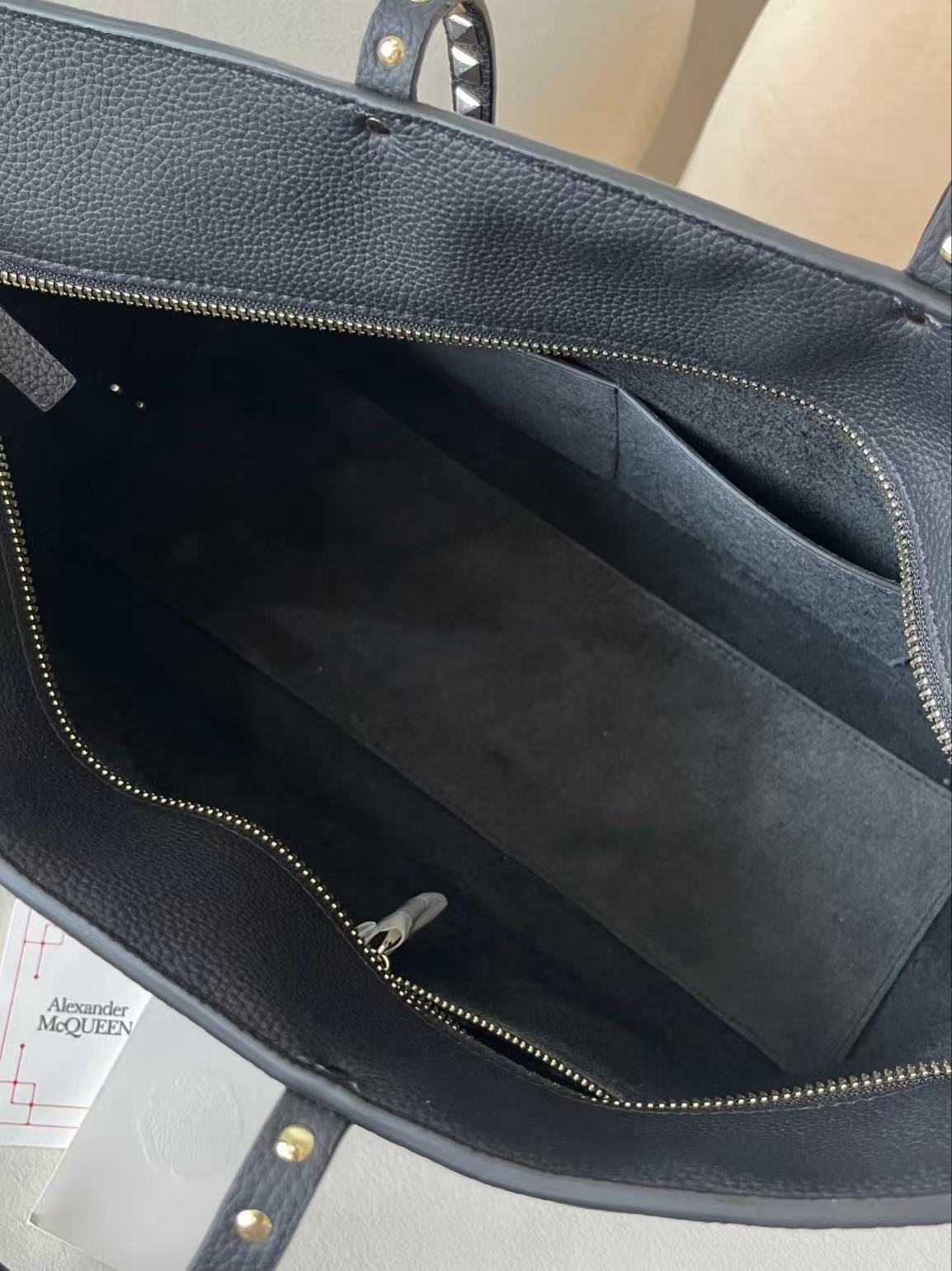 Valentino Garavani Rockstud Shopping Bag Black Grainy Calfskin