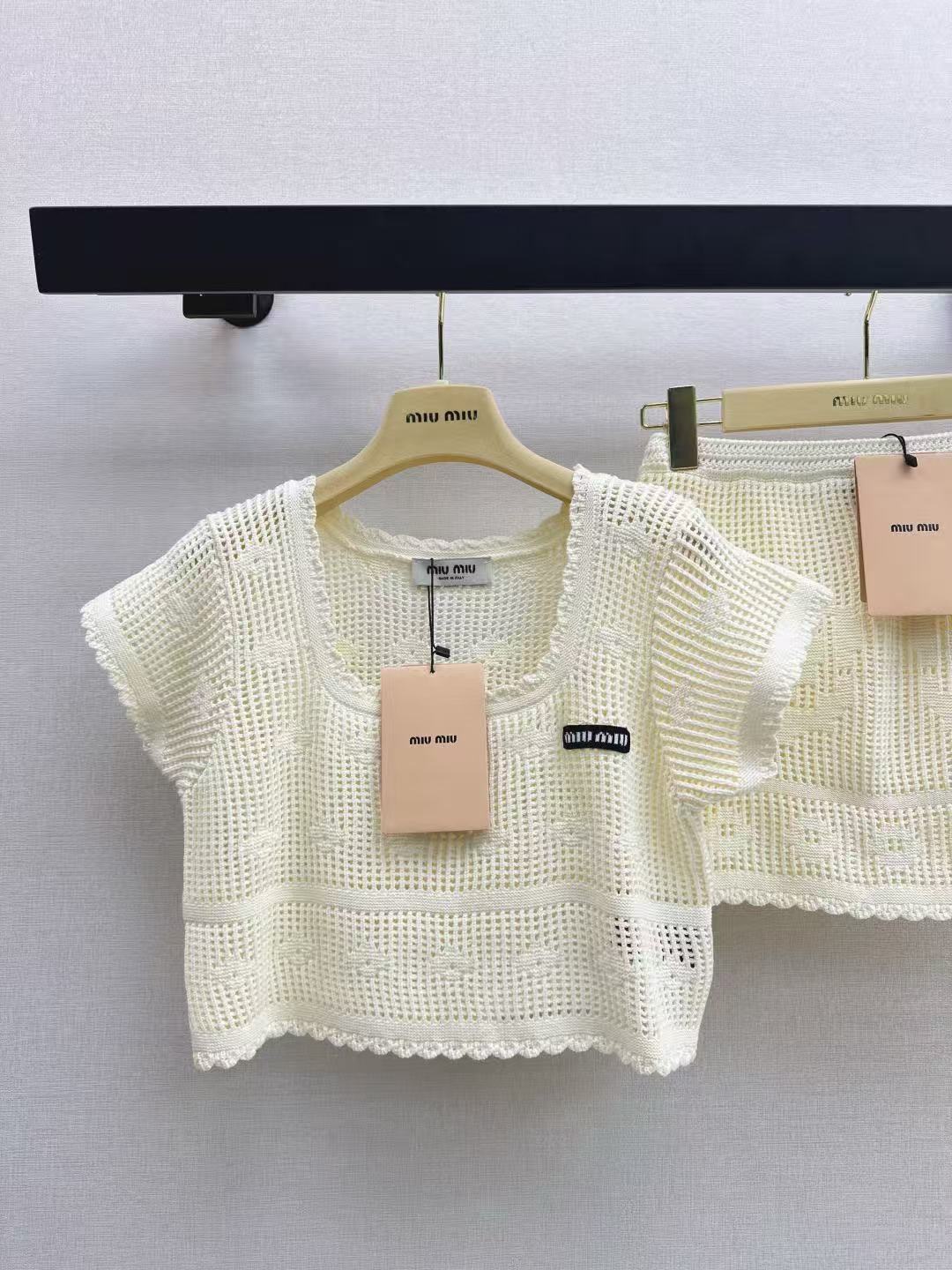 Miu Set Knitted Crop Top & Mini Skirt White Cotton