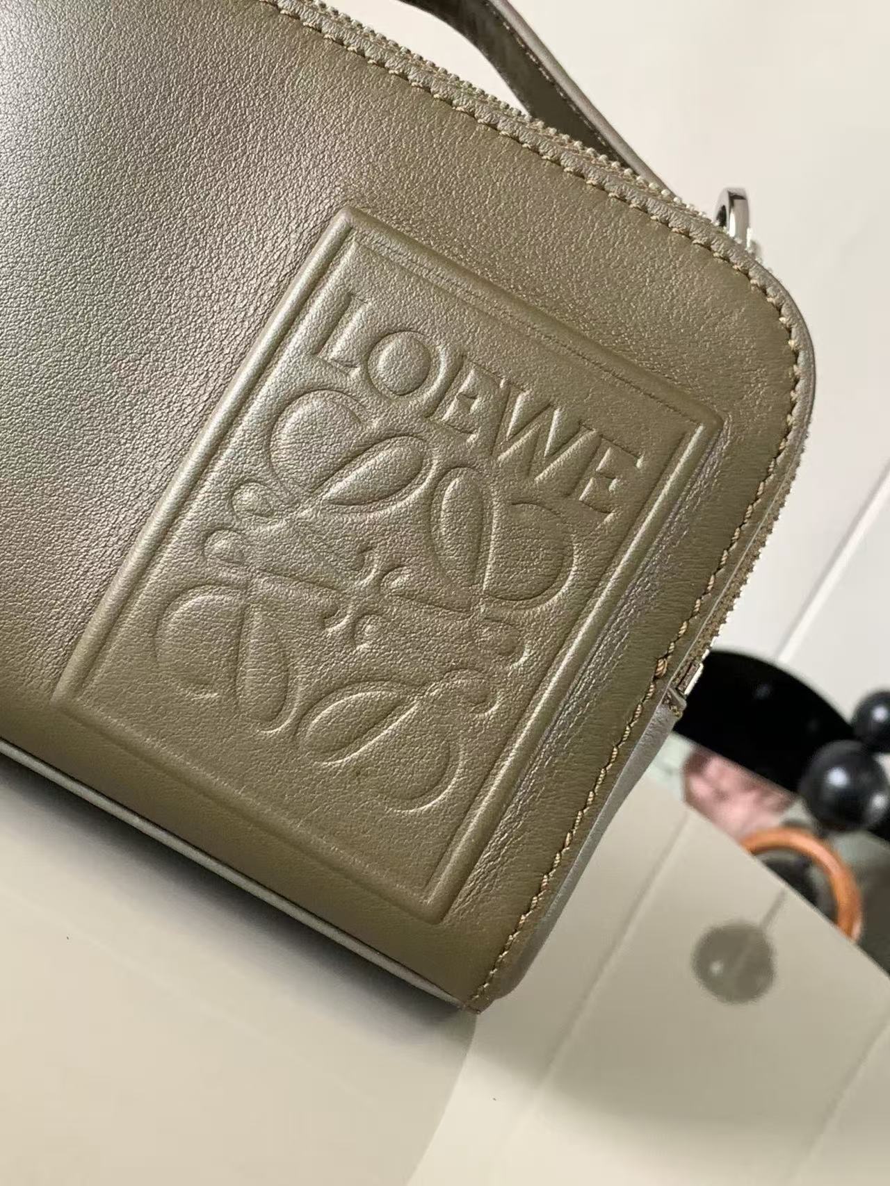 Loewe Camera 18 MiniBag Olive Green Leather