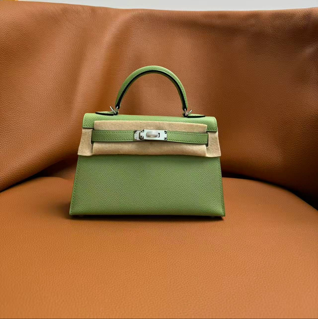 HM Kelly Green Pastel Epsom Leather SHW (19 x 12 x 6cm)