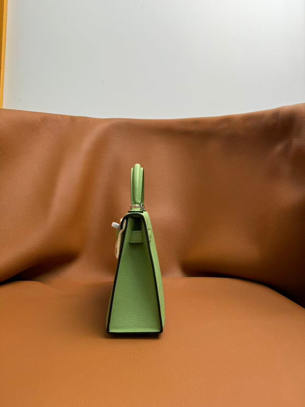 HM Kelly Green Pastel Epsom Leather SHW (19 x 12 x 6cm)