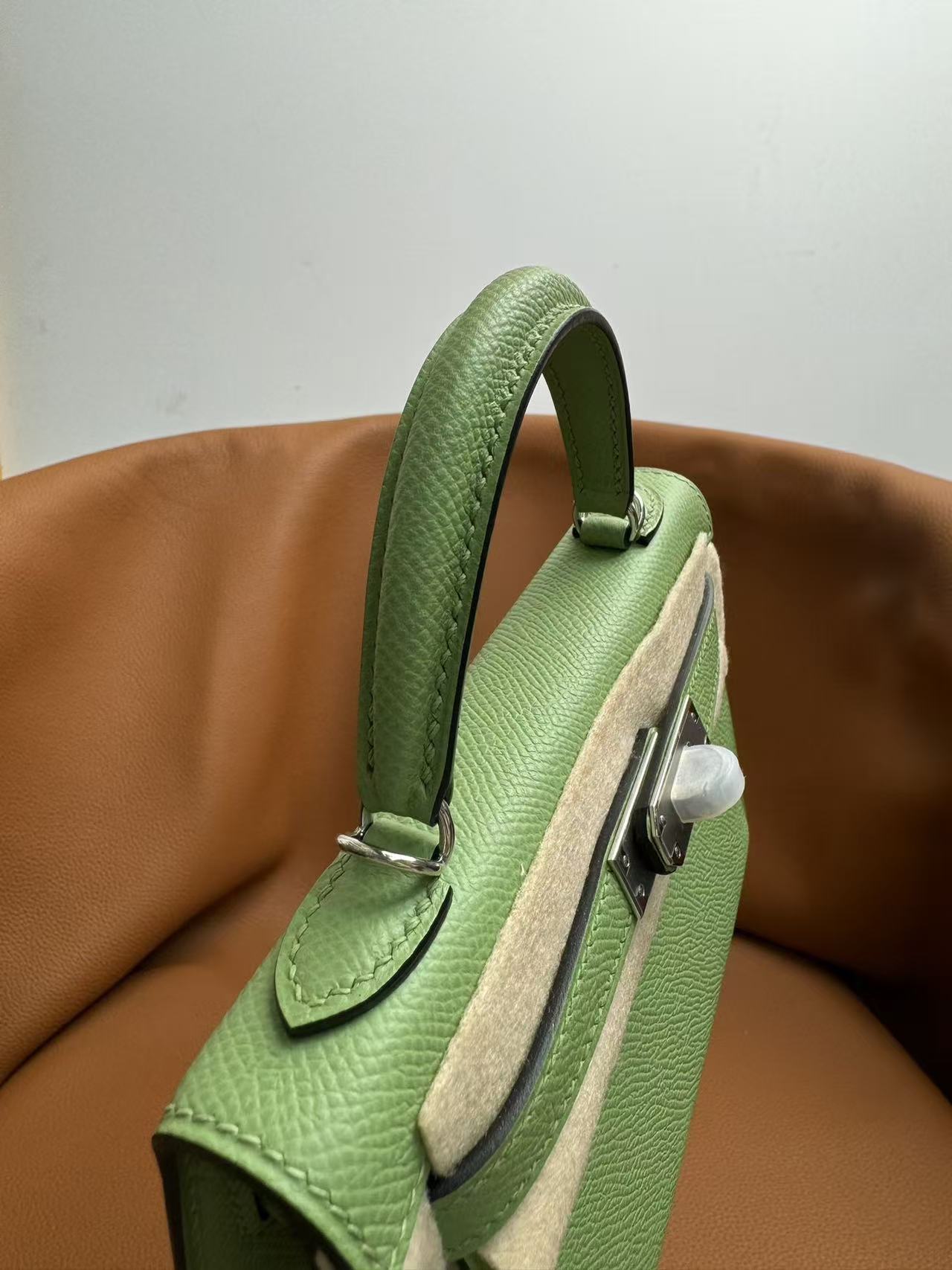 HM Kelly Green Pastel Epsom Leather SHW (19 x 12 x 6cm)