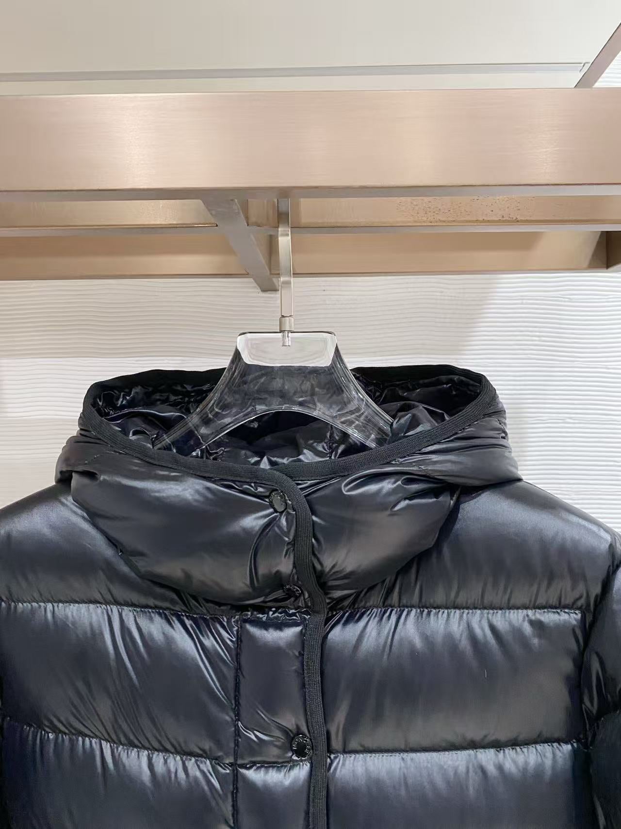 Moncler 26s Barante Hooded Short Down Jacket