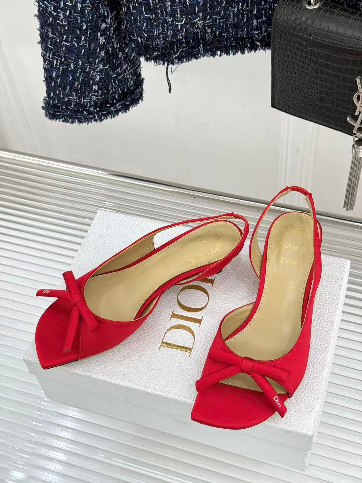 CD 26s Bow Sandals 4cm Coral Red Satin 607567