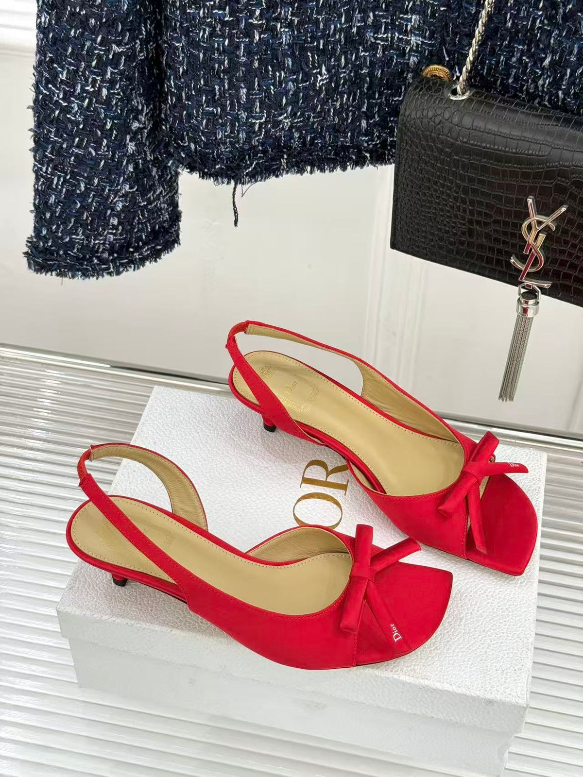 CD 26s Bow Sandals 4cm Coral Red Satin 607567