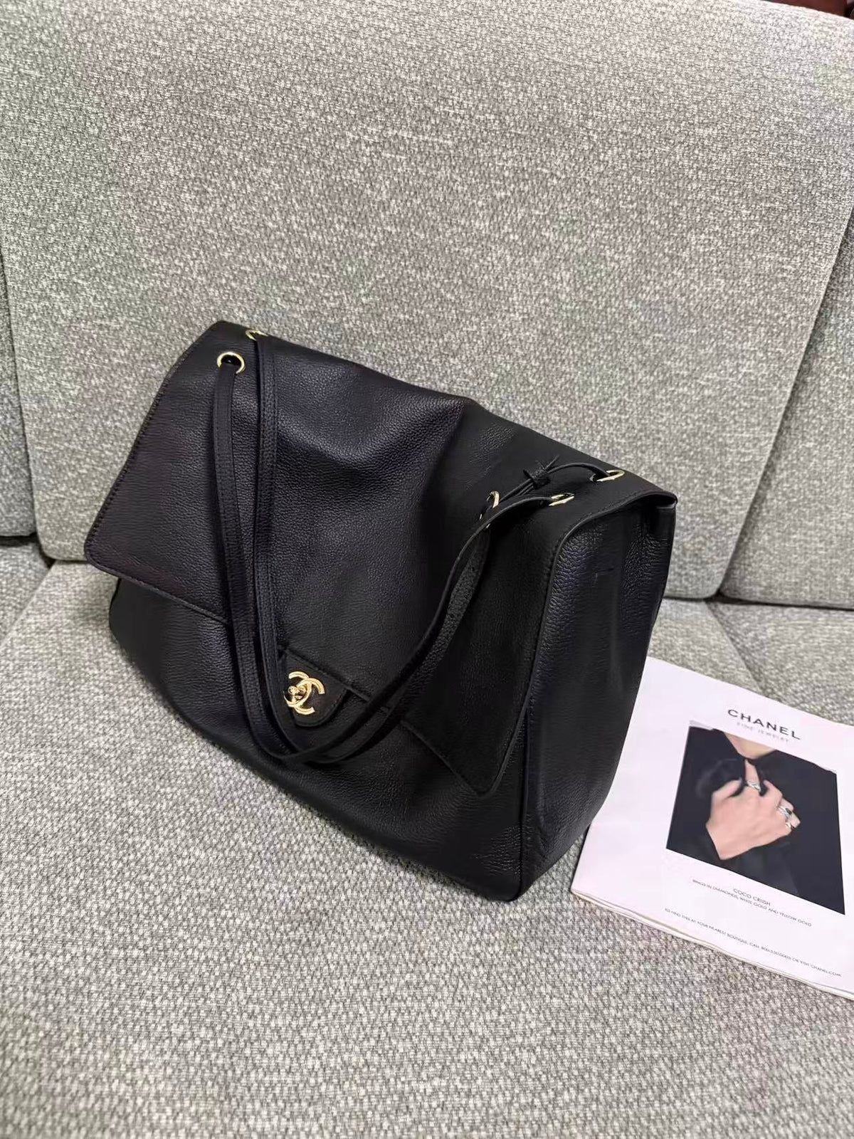 Chanel 2026 Maxi Flap Bag 38.5cm Black Calfskin GHW