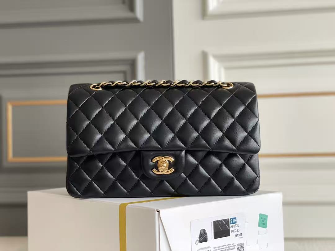 Classic Flap 30 Black Lambskin Light Gold Hardware