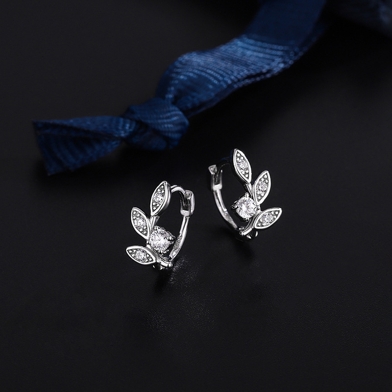 LEAF SHAPE DIAMOND EARRINGS