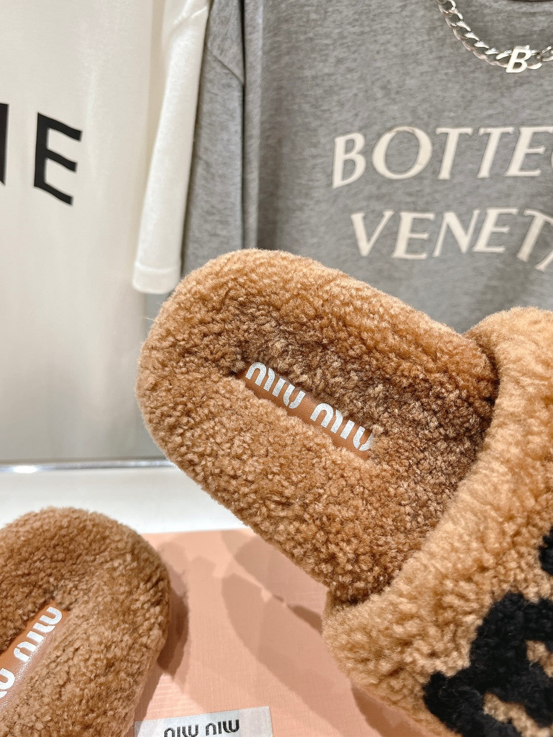Miumiu 26s Sandals Light Brown Shearling With Logo Lettering