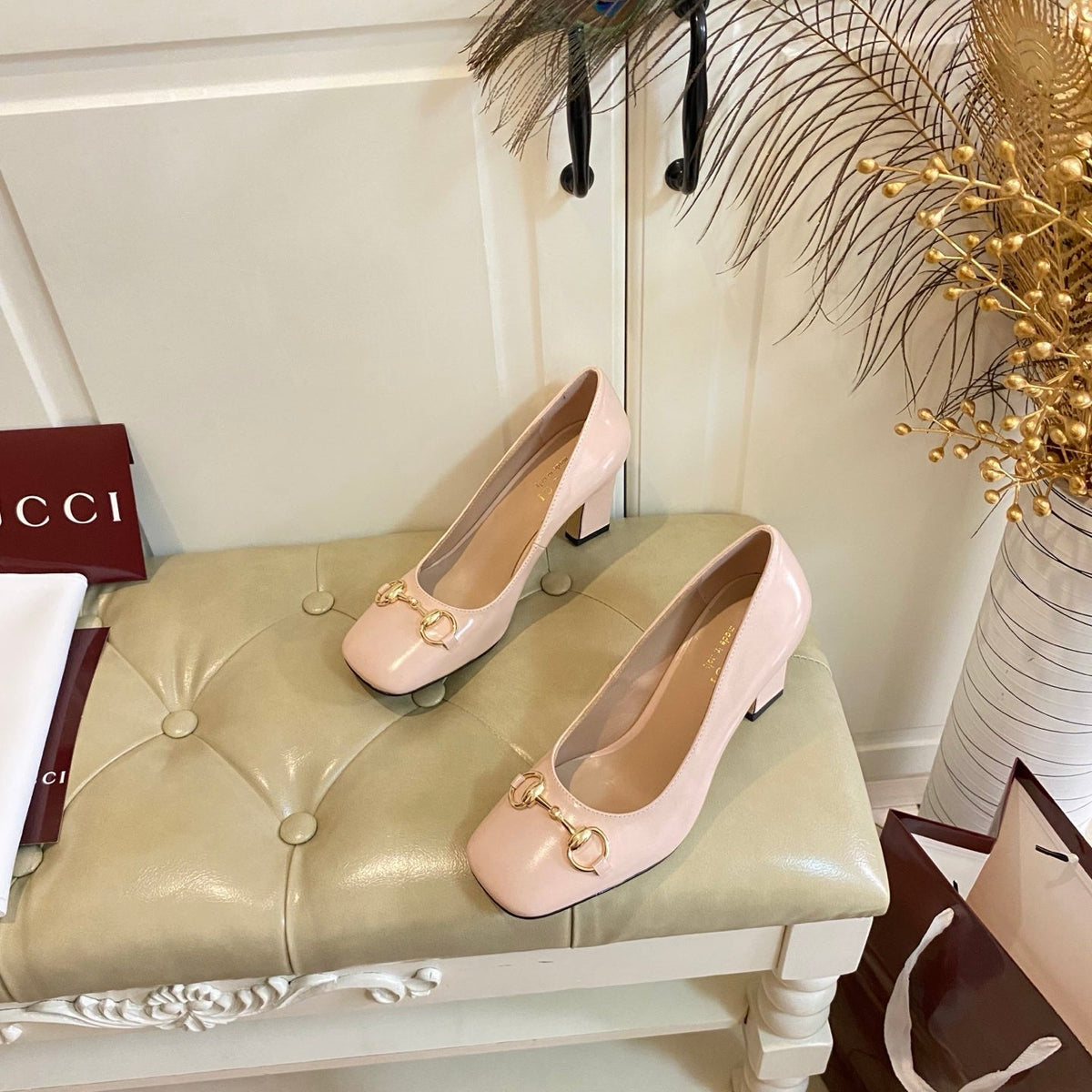 Gucci 26s Horsebit Mid-Heel Pumps 7.5cm Nude Pink Calfskin