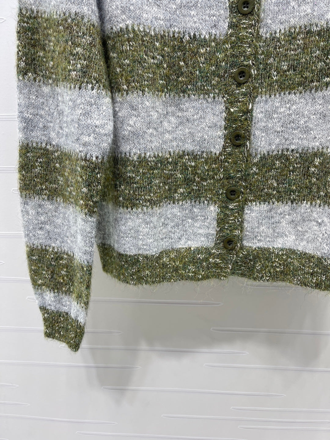 CC 26FW Striped Knit Cardigan CC Brooch Wool 274039