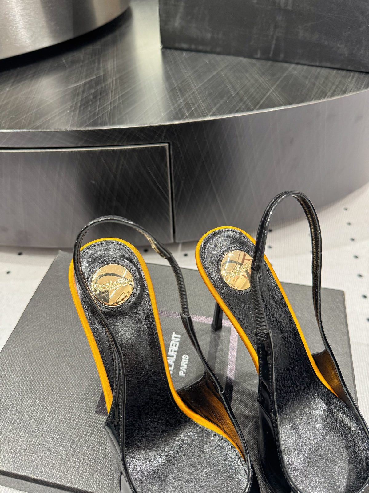 YSL 26s Pointed-Toe Slingback Heels 10.5cm Black Orange Patent Calfskin