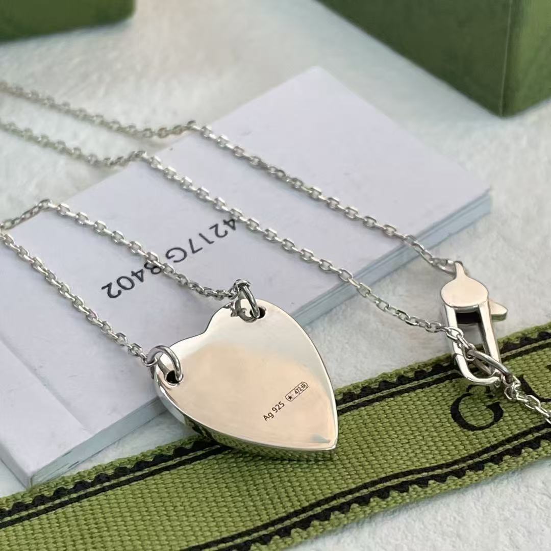 Gucci Trademark Heart Necklace Sliver