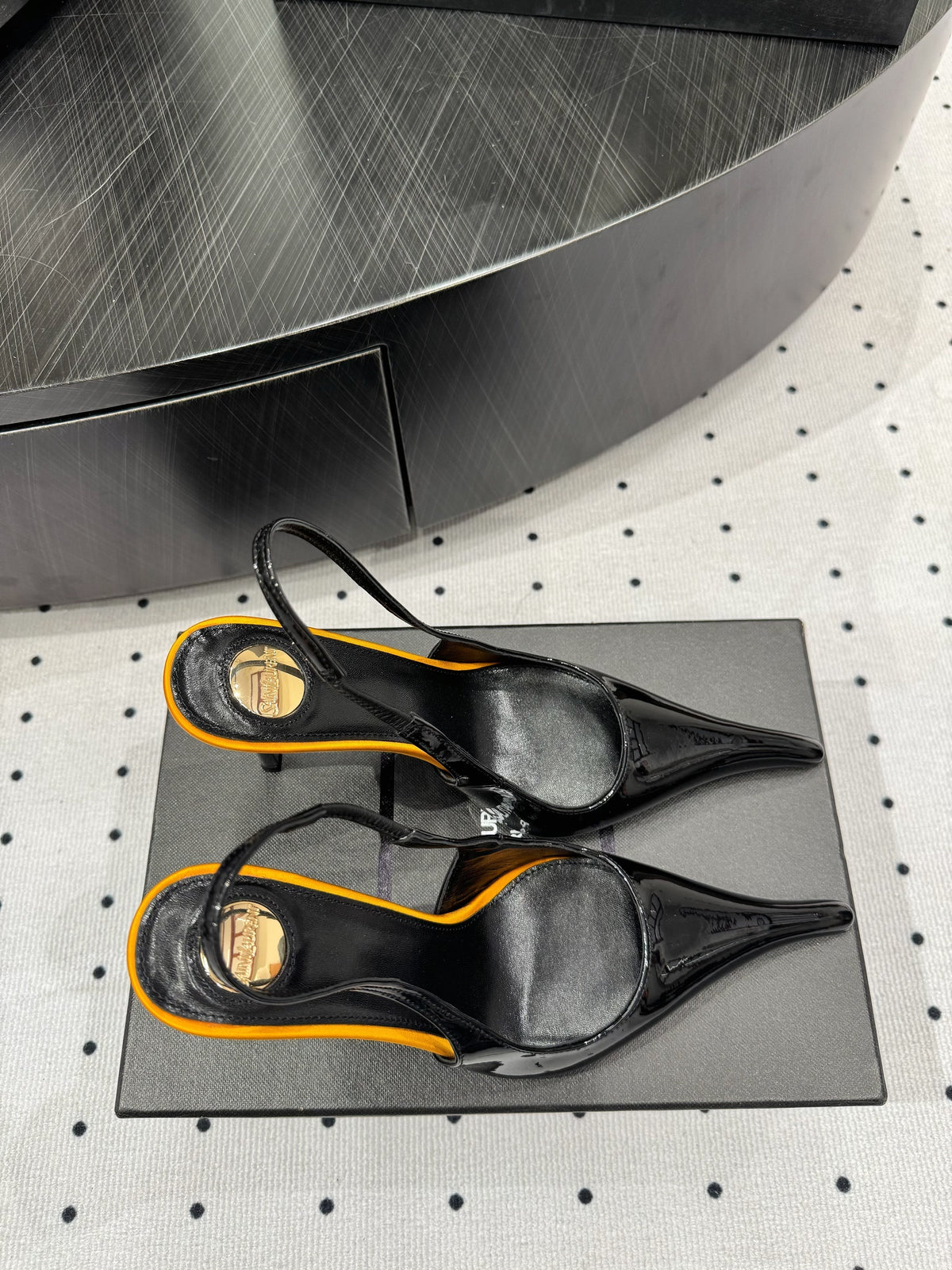 YSL 26s Pointed-Toe Slingback Heels 10.5cm Black Orange Patent Calfskin
