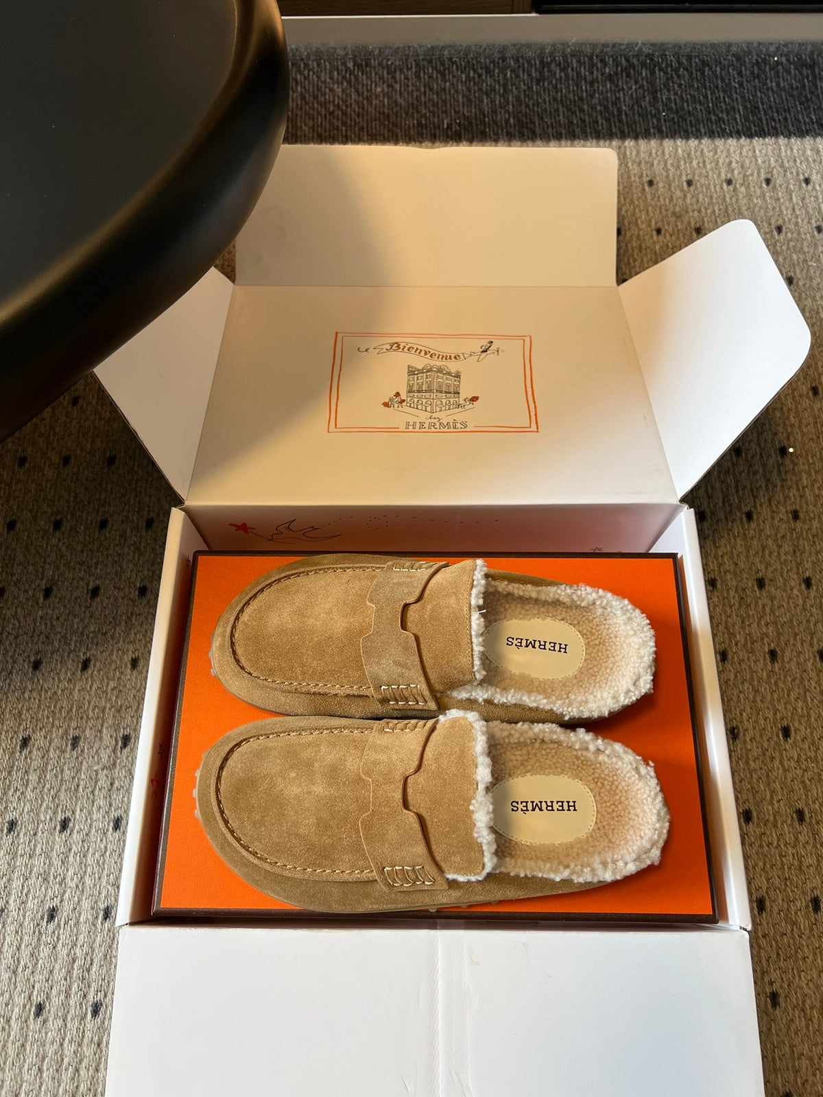 HM 26S Destin Mules Camel Brown Suede