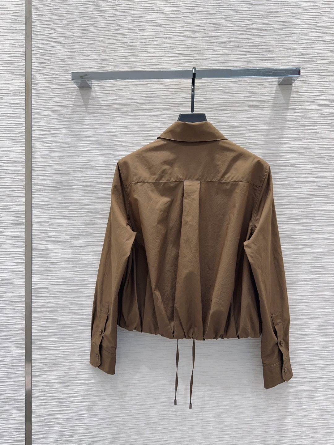 LW 26S Double L Shirt Pointed Collar Drawstring Hem Logo Cotton 436485