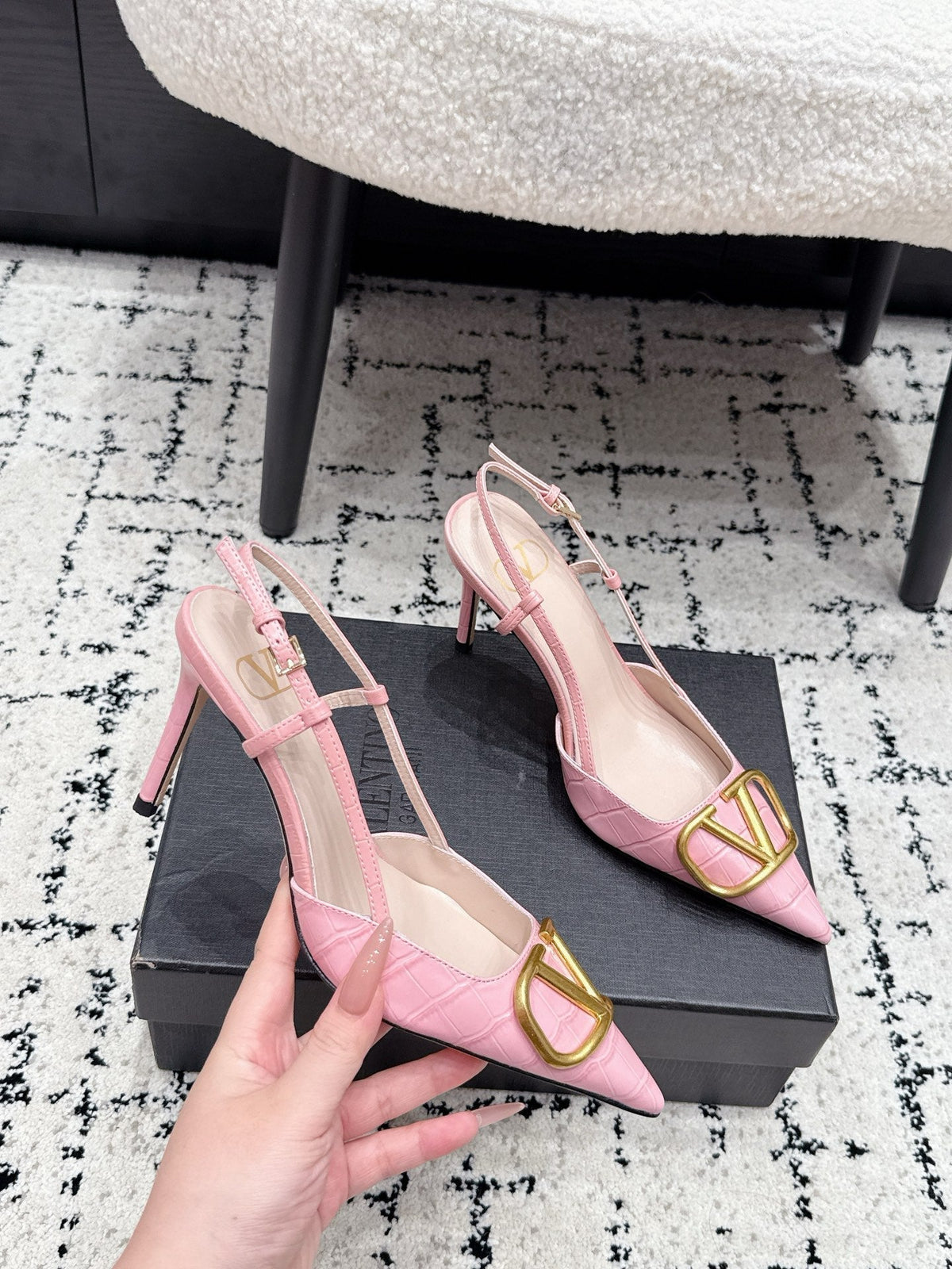 Valentino 2026 VLogo Signature 80mm Slingback Pumps Grained Leather 880648
