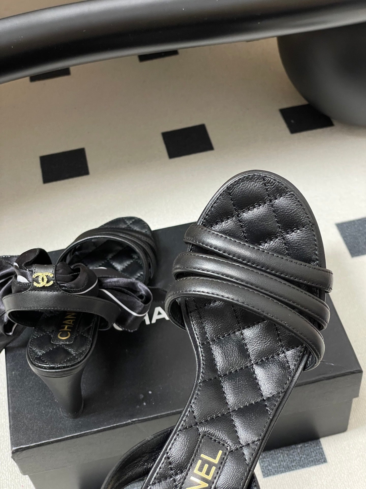 CC 26 Quilted Flat Sandal Sheepskin 593273