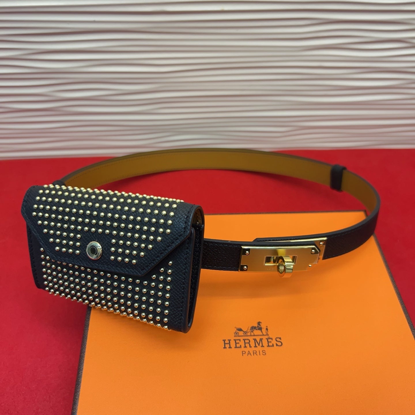 HM Kelly Pocket 18 Belt Studded Pouch Leather 214040