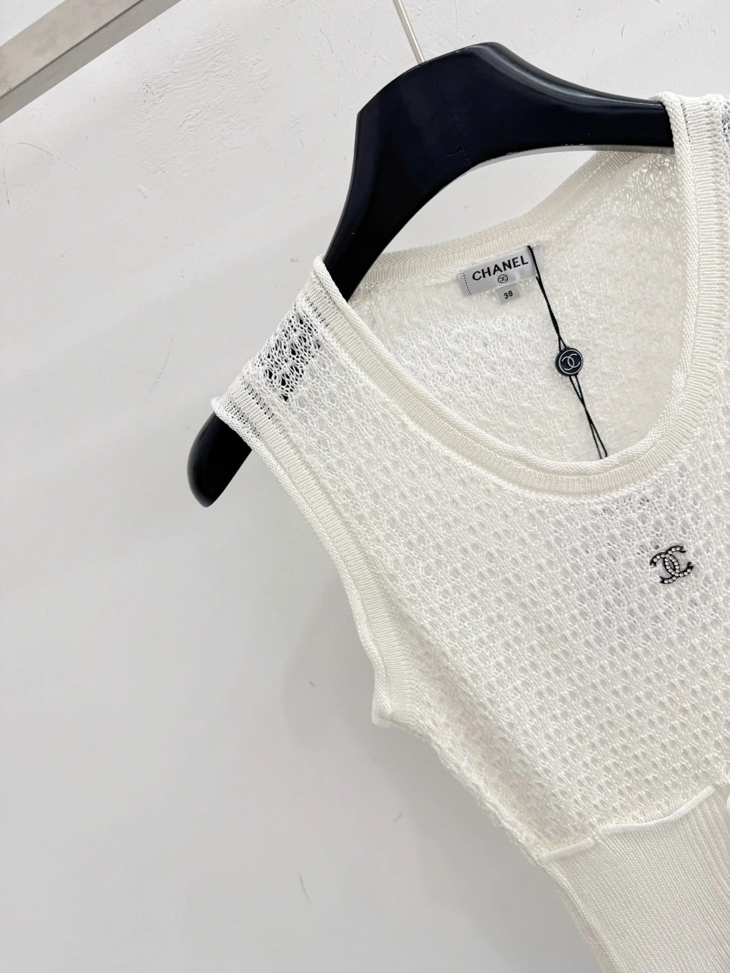 Chanel 2026 Knit Sleeveless Top White Mesh Acrylic 294460