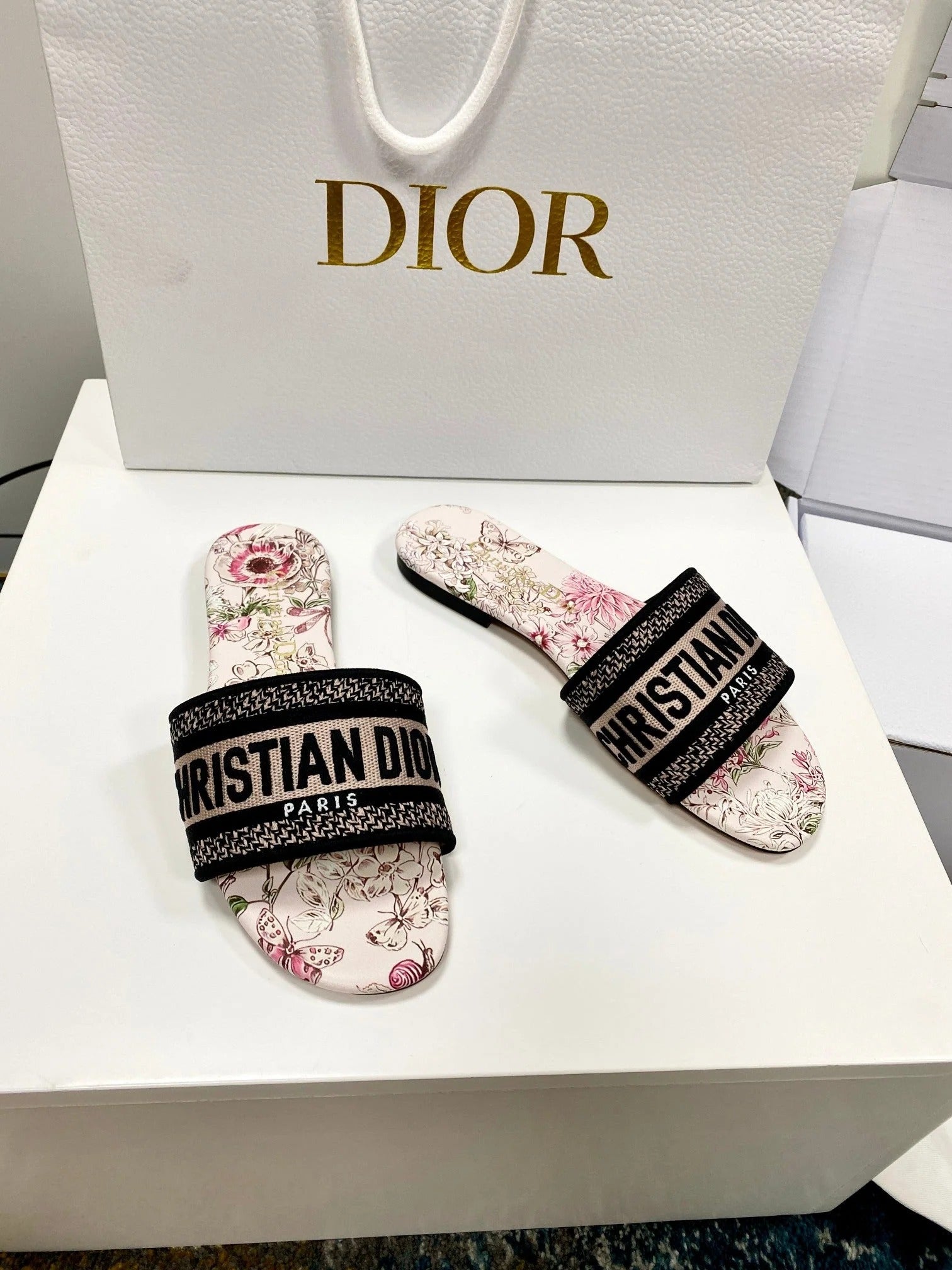 CD 26s Embroidered Sandals Light Pink Black Canvas Leather 683010