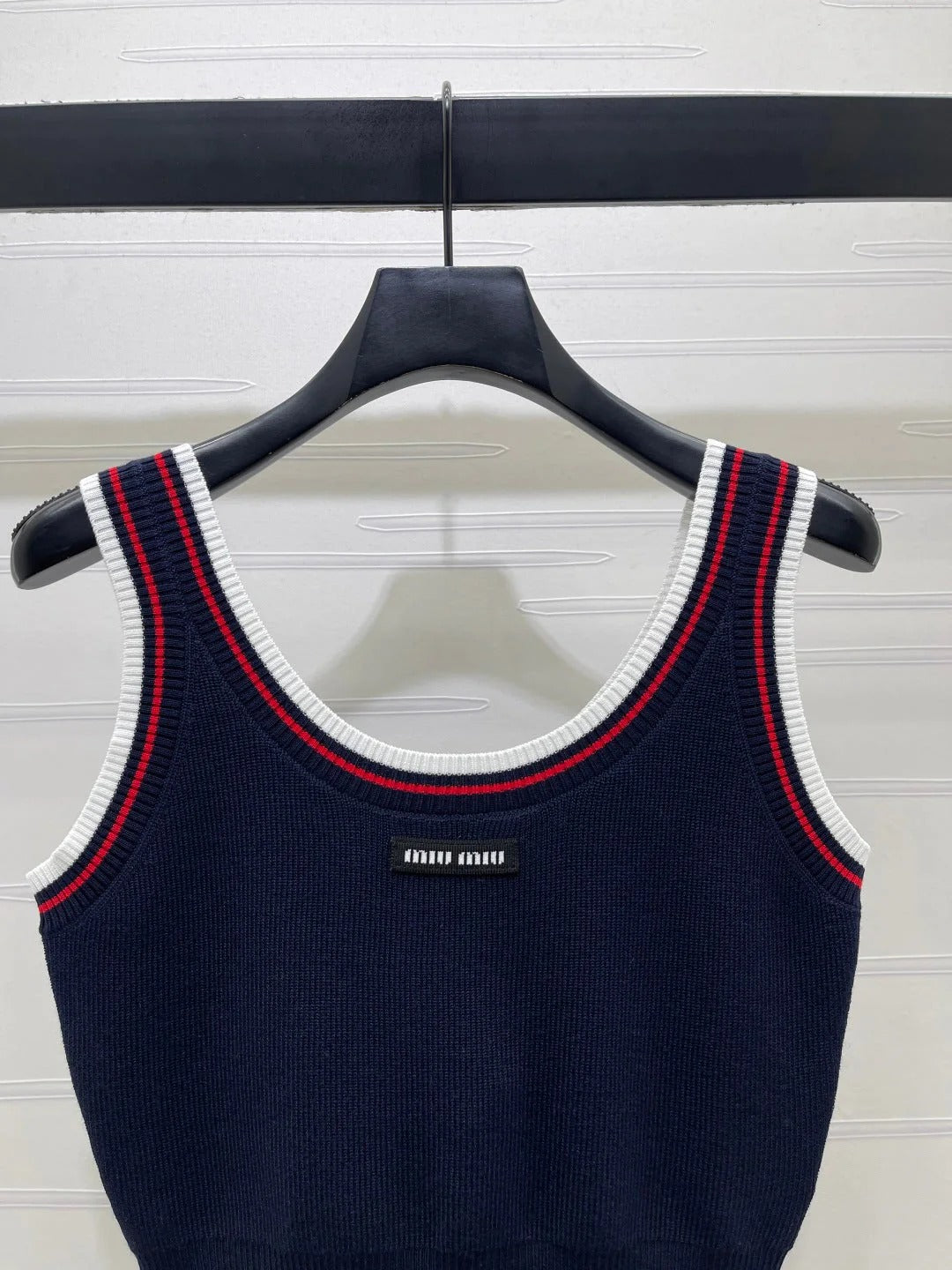 Miumiu 2026 Color-blocked Striped Cropped Knit Vest Tencel 246239