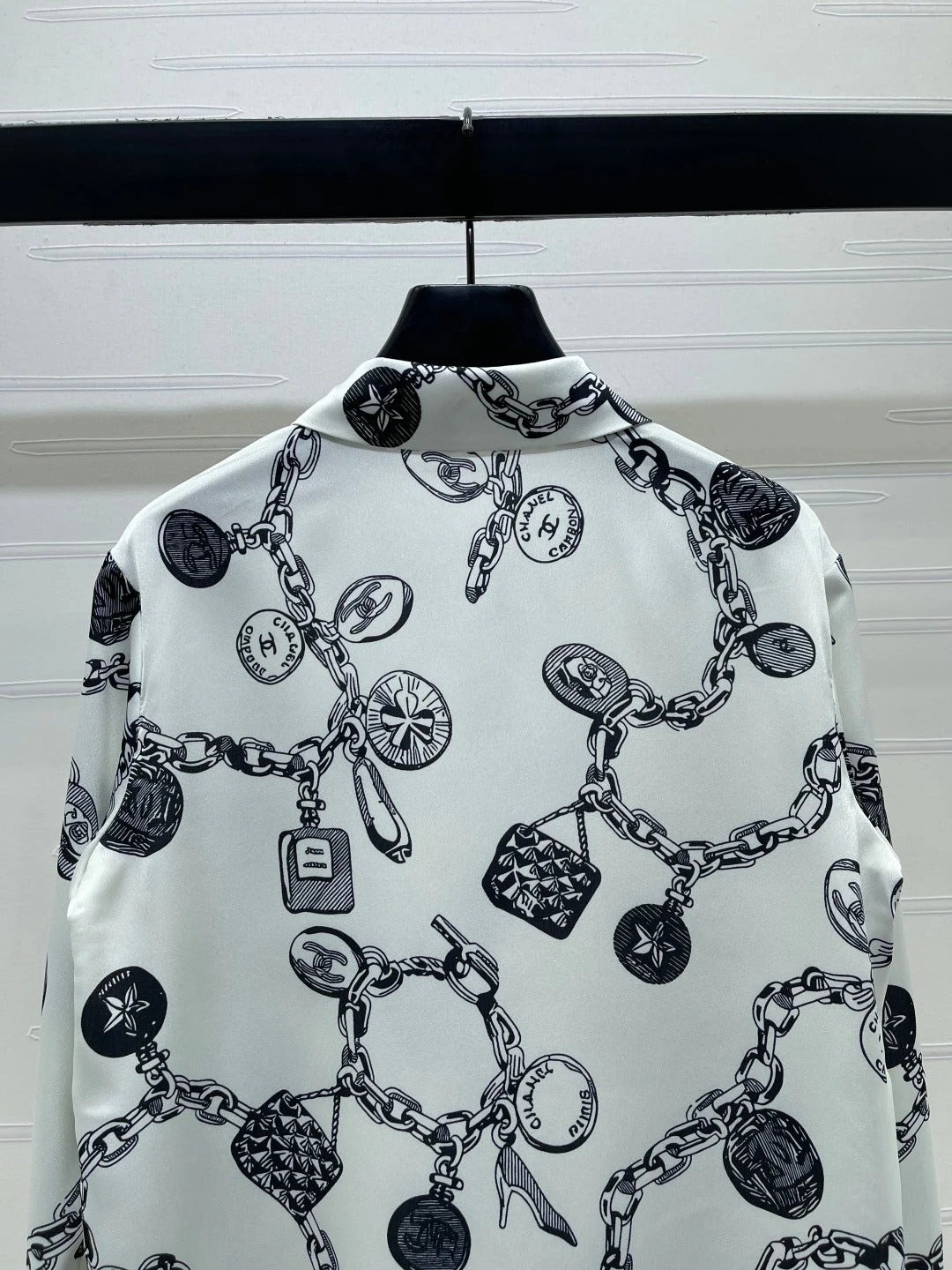 Chanel 2026 Long-sleeved Shirt With Chain Pattern 289851