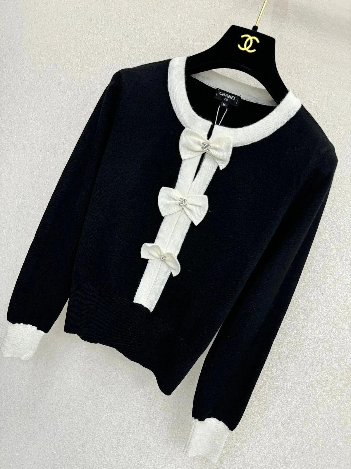 Chanel 2026 Bow Long-sleeved Sweater Black White Wool 424714