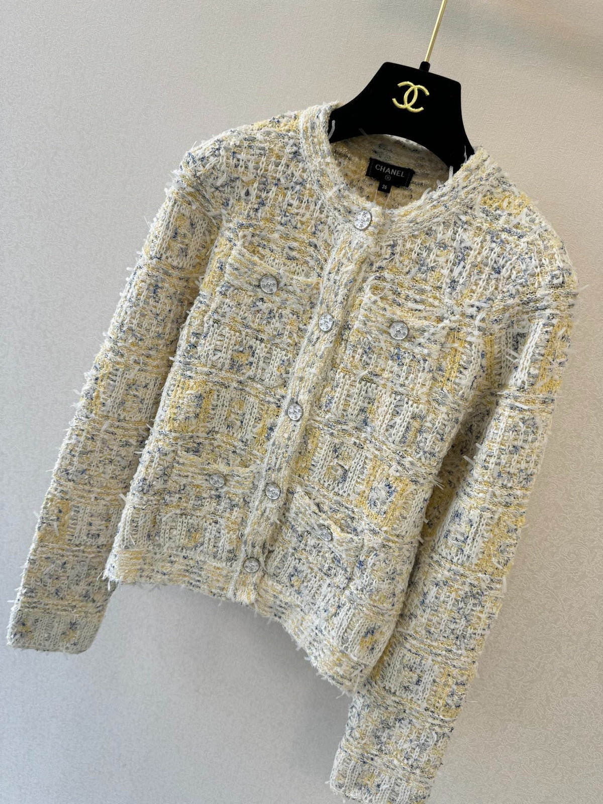 Chanel 2026 Cardigan Light Yellow Mix White Wool 424719