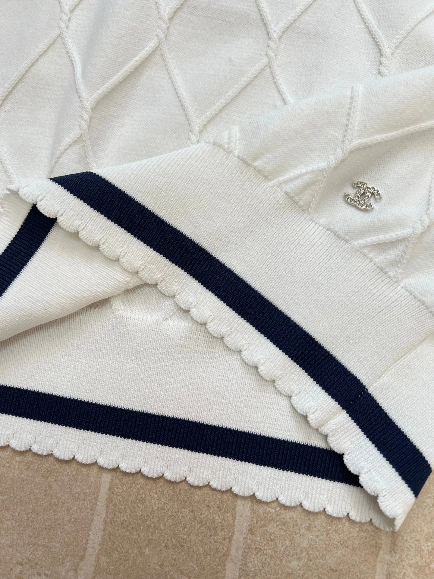 Chanel 2026 Knit Vest White Wool 637500