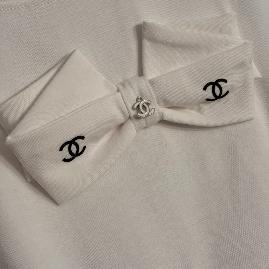 Chanel 2026 Logo Bow Short-sleeved T-shirt White Cotton 150111